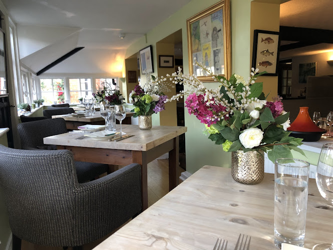 The Crown Burchetts Green