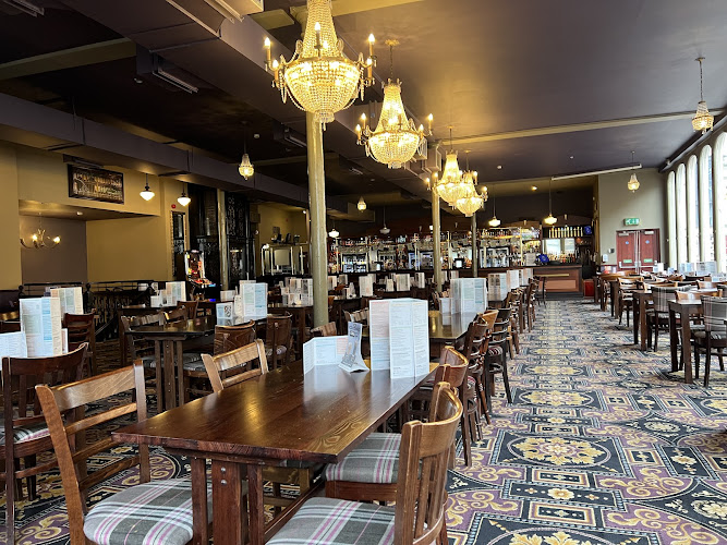 The Crystal Palace - JD Wetherspoon — Glasgow