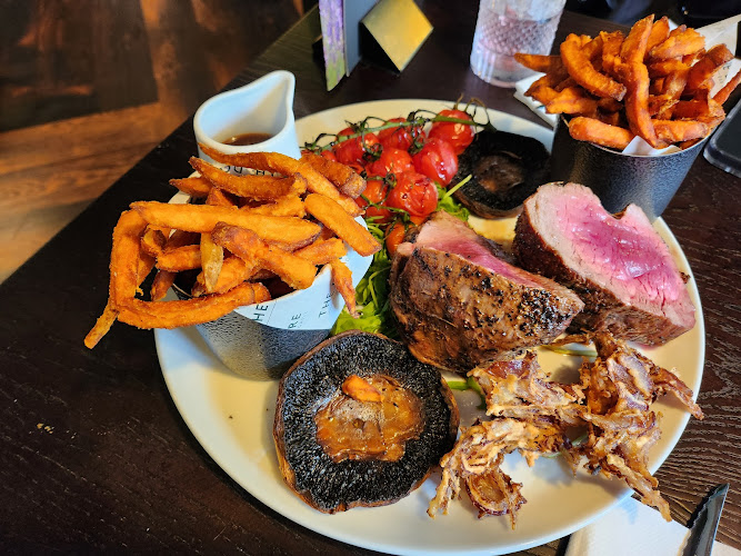 The Dore Bar & Grill