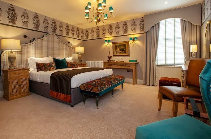 The Fox & Hounds Country Inn