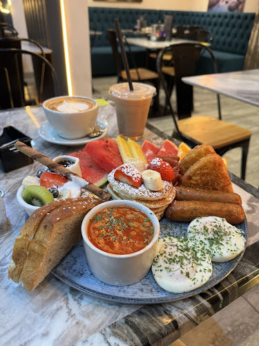 The Good Brothers Cafe Lounge