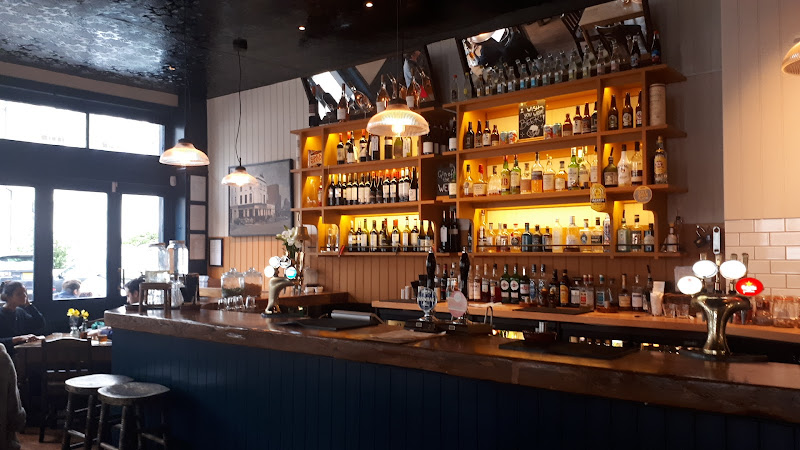 The Lansdowne Pub & Dining Room