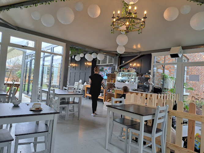 The Little Play Lounge — Reading