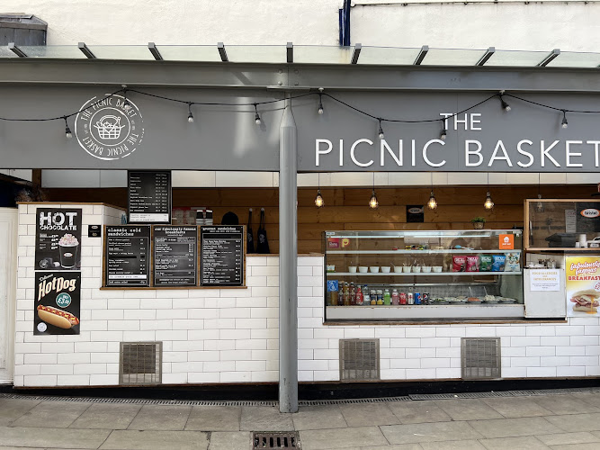 THE PICNIC BASKET