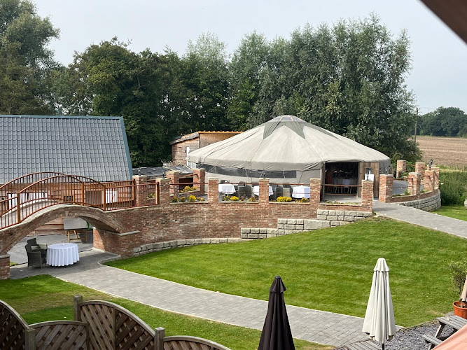 The Pig Inn & The Peppered Pig
