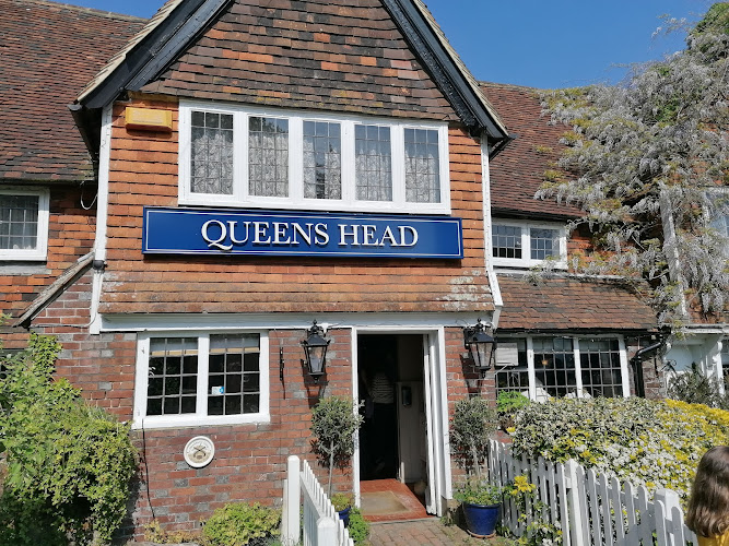 The Queens Head — Battle