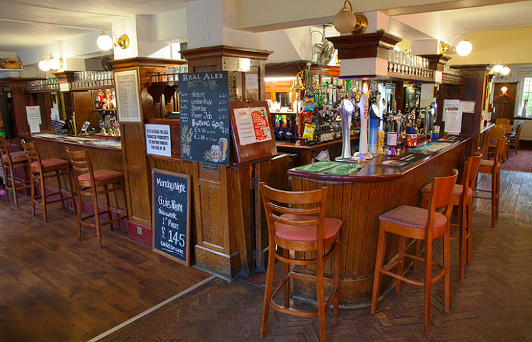 The Queens Head — West Byfleet