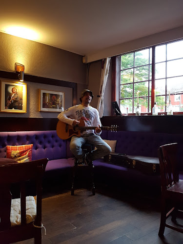 The Raeburn Bar