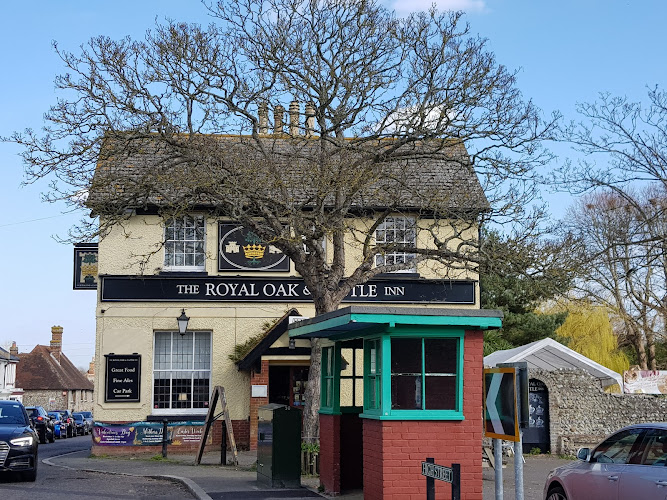 The Royal Oak & Castle