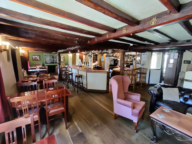 The Royal Oak Pett