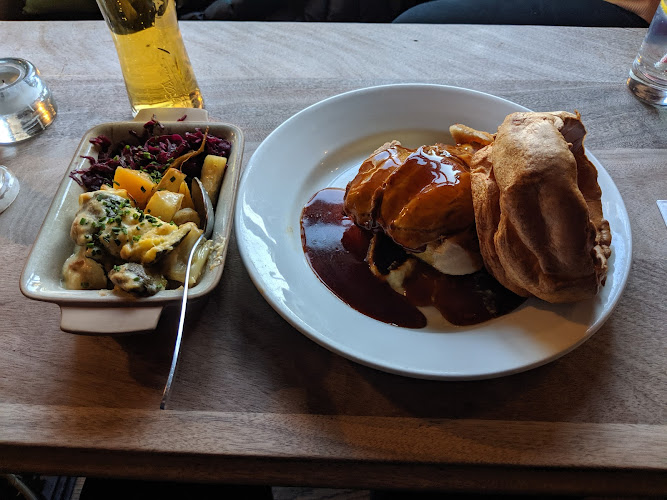 The Three Horseshoes