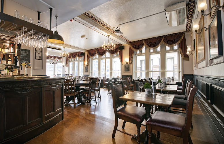 The Walrus And The Carpenter — London