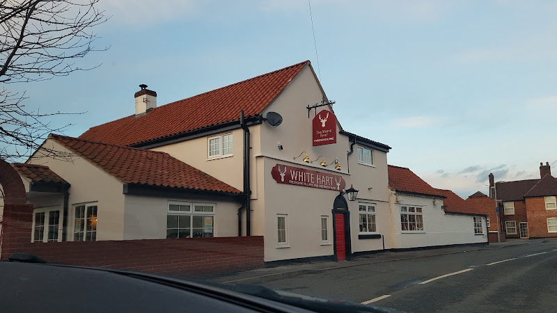 The white Hart Inn — Lincoln