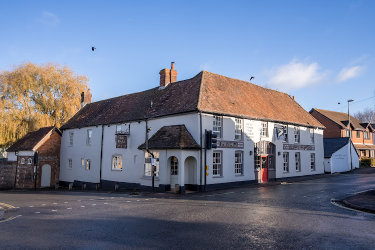 The White Hart Overton Pub with Rooms — Basingstoke