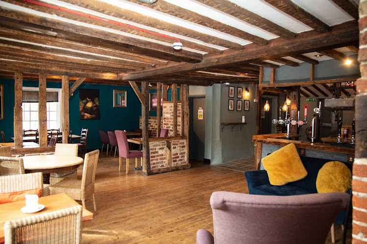 The White Horse — Diss