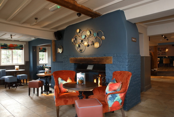 The White Horse — Radlett
