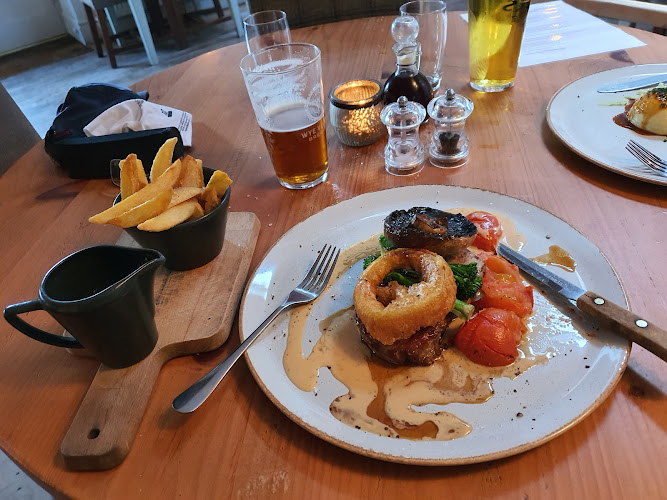 Three Horseshoes Inn
