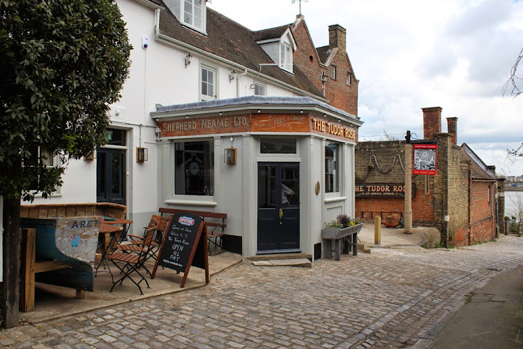 Tudor Rose — Rochester