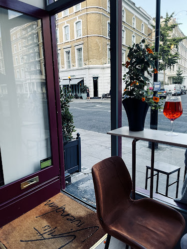 Vitis — London