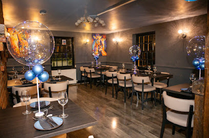 Wadud’s Fusion Thai & Indian Restaurant