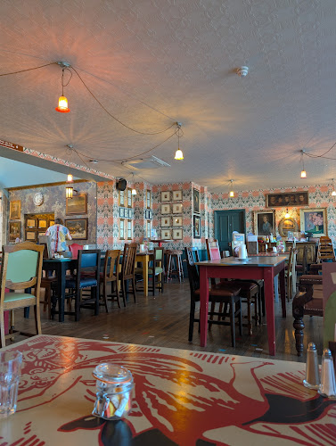 Waldo Lounge