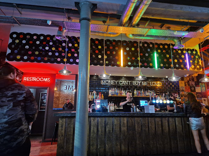 Wall Of Fame Bar And Kitchen Victoria Street — Liverpool