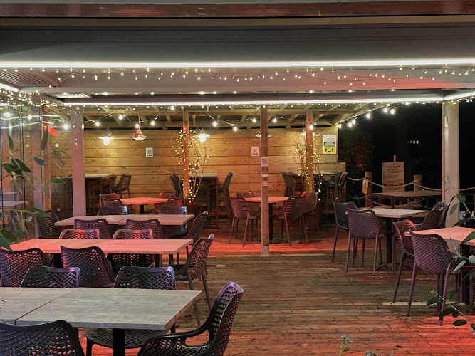 Waterfront Café | Bar | Bistro