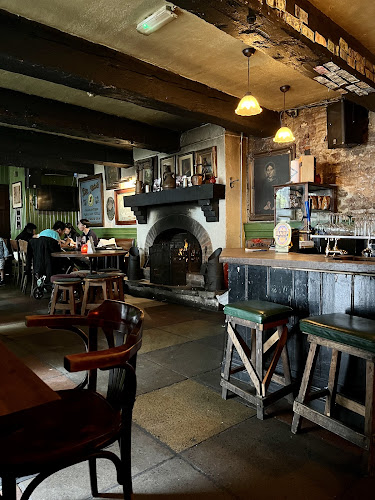 Whites Tavern
