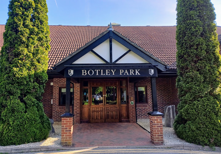 Winchester Restaurant at Macdonald Botley Park Hotel & Spa — Southampton