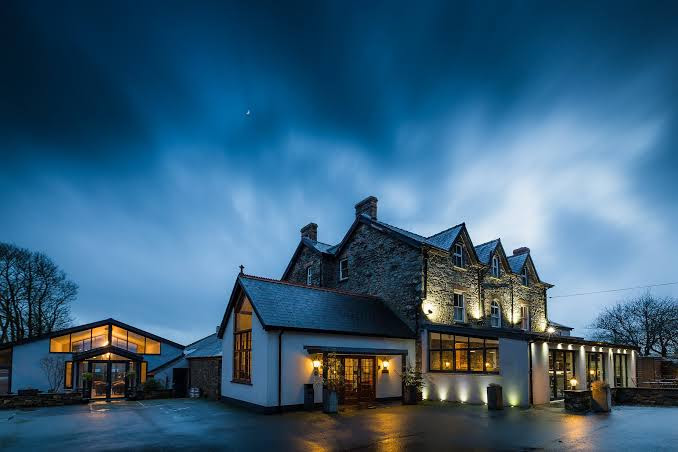 Wolfscastle Country Hotel