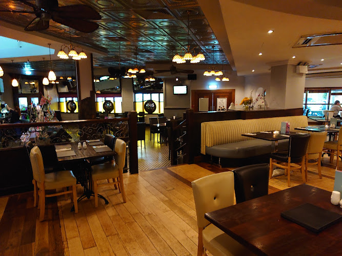 Yum Bar & Restaurant