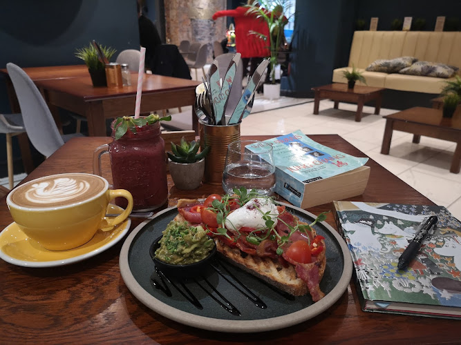 Zavia Cafe-Diner